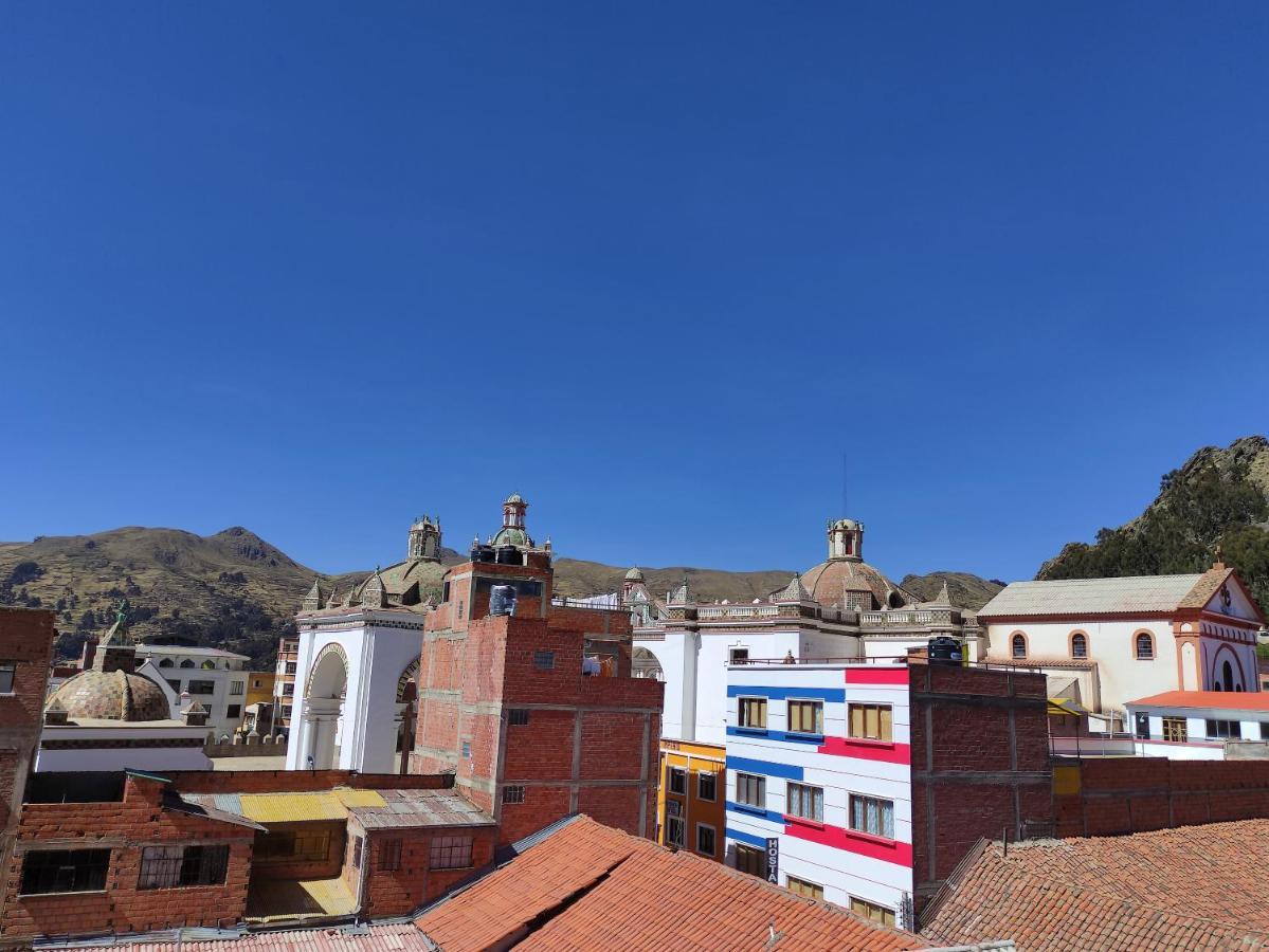 Bed and Breakfast Hostal Sol Y Luna Копакабана Экстерьер фото